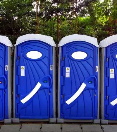 PORTABLE TOILET PORTABLE TOILET